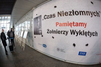 Inauguracja wspólnej akcji IPN i PKP na Dworcu Centralnym – Warszawa, 1 marca 2018. Fot. Sławomir Kasper (IPN)