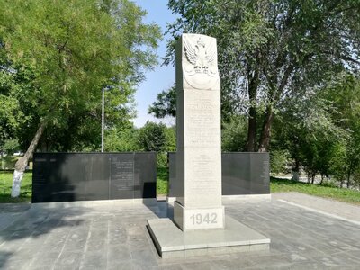 Pomnik poświęcony żołnierzom Armii gen. Władysława Andersa i Polakom uwolnionym z sowieckich obozów w Taszkencie