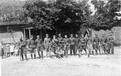 Żołnierze V Wileńskiej Brygady AK, 1945 r. (AIPN)