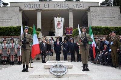 Hołd dla spoczywających w Mignano Monte Lungo włoskich żołnierzy, 16 maja 2019 (fot. UdsKiOR)