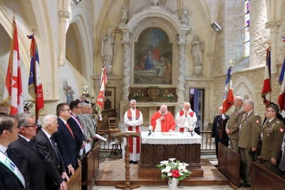 Msza święta w intencji poległych polskich lotników w kościele pw. św. Samsona w Plumetot. Fot. A. Siwek