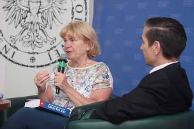 Dorota Kania i Maciej Marosz podczas prezentacji książki „Resortowe dzieci. Biznes”.  Fot. Piotr Życieński (IPN)