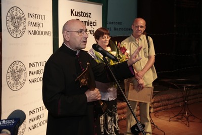 Ks. prałat Zygmunt Malacki, Ewa Zając i Grzegorz Pfeifer