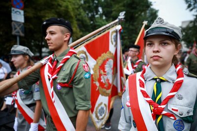 Uroczystość przy pomniku Polskiego Państwa Podziemnego i Armii Krajowej – 1 sierpnia 2021. Fot. Sławek Kasper (IPN)