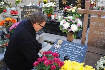 Prezes IPN złożył kwiaty na grobach żołnierzy NSZ