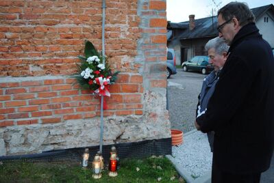 Prezes IPN złożył kwiaty na grobach żołnierzy NSZ