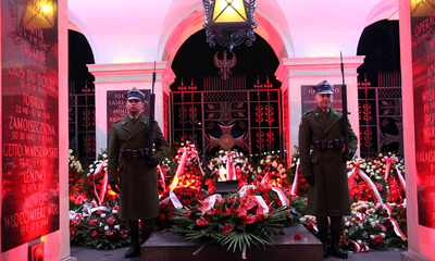 Uroczystości przed Grobem Nieznanego Żołnierza – 1 marca 2017 (fot. Marcin Jurkiewicz/IPN)