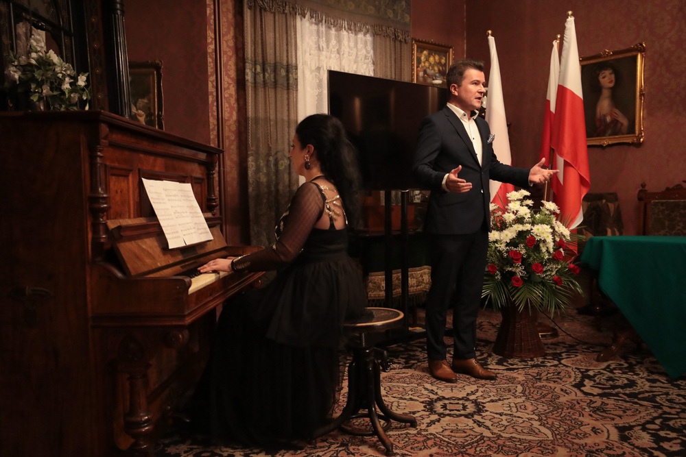 Recital podczas uroczystości wręczenia Nagrody Honorowej IPN „Świadek Historii“ (II edycja) – Katowice, 26 października 2022. Fot. Mikołaj Bujak (IPN)