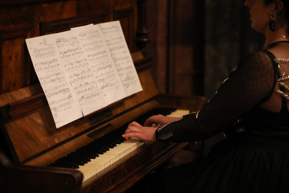 Recital podczas uroczystości wręczenia Nagrody Honorowej IPN „Świadek Historii“ (II edycja) – Katowice, 26 października 2022. Fot. Mikołaj Bujak (IPN)