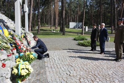 Na  Polskim Cmentarzu Wojennym w Kijowie-Bykowni