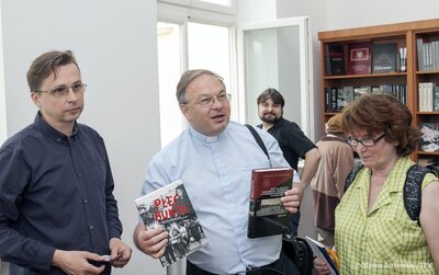 Otwarcie księgarni IPN w siedzibie Wspólnoty Polskiej w Warszawie (Fot. Marcin Jurkiewicz/IPN)