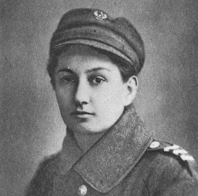 Emilia Maleczyńska w mundurze Ochotniczej Legii Kobiet, 1919 (domena publiczna)