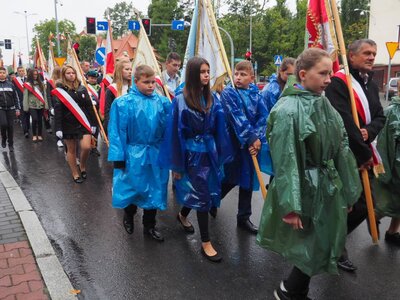 Część marszu odbywała się w strugach deszczu