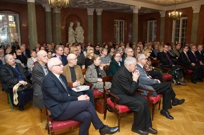 Uroczystość odbyła się w reprezentacyjnej Sali Czerwonej Pałacu Działyńskich na Starym Rynku w Poznaniu