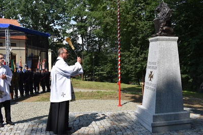 Odsłonięcie pierwszego pomnika „Szlaku Orląt Lwowskich”, upamiętniającego ppor. Jana Feliksa Charlewskiego.