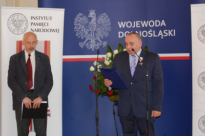 Prof. Krzysztof Kawalec i Robert Pieńkowski, który przemawiał w imieniu odznaczonych