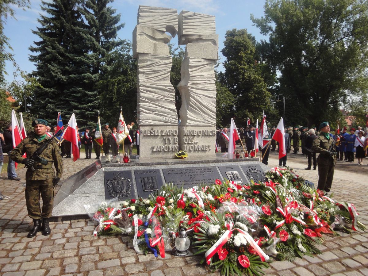 Pomnik Ofiar Ukraińskiej Powstańczej Armii we Wrocławiu