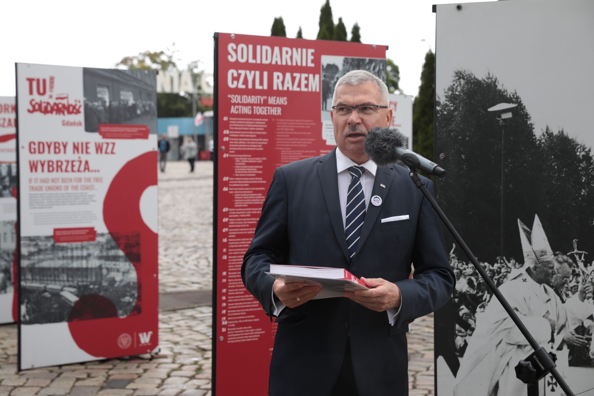 Wystawa IPN „TU rodziła się Solidarność” na placu Solidarności w Gdańsku – 31 sierpnia 2021. Fot. Mikołaj Bujak (IPN)