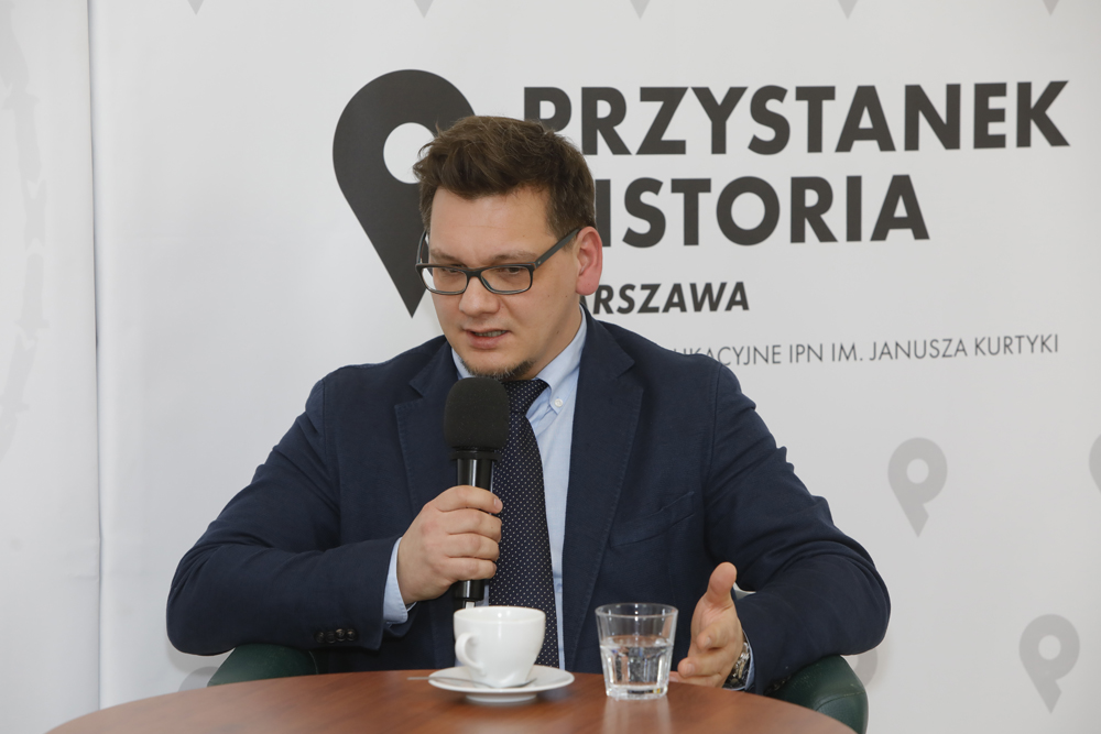 Dr hab. Krzysztof Kania podczas dyskusji z cyklu „O podmiotowość…” – Warszawa, 7 grudnia 2021. Fot. Piotr Życieński (IPN)