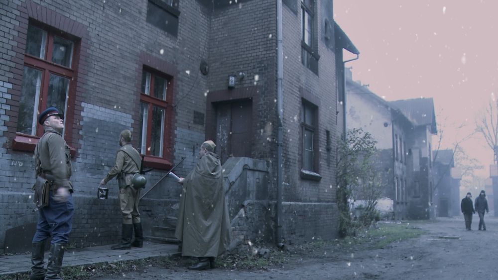 Rekonstrukcja wydarzeń z 25-28 stycznia 1945 roku, kadr z filmu „Tragedia Górnośląska 1945”. Fot. IPN Katowice