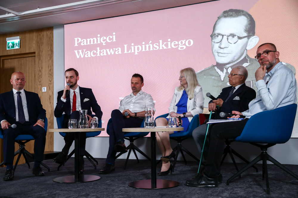 Dyskusja po filmie „Skazany na zapomnienie. Wacław Lipiński”. Fot. Sławek Kasper (IPN)