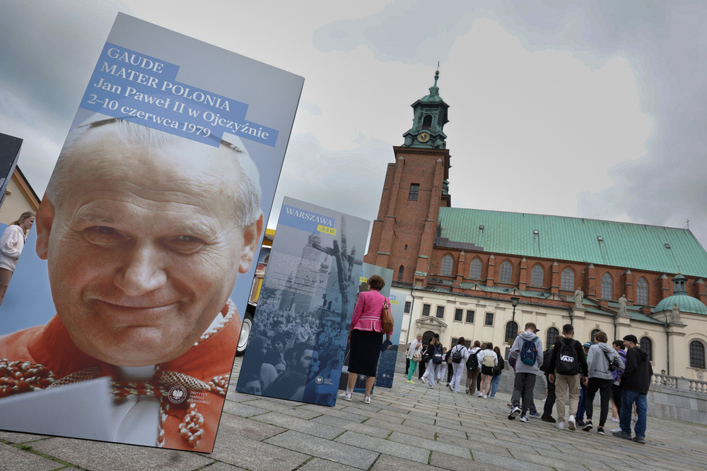 Otwarcie wystawy „Gaude Mater Polonia. Jan Paweł II w Ojczyźnie. 2–10 czerwca 1979” w Gnieźnie – 3 czerwca 2024. Fot. Mikołaj Bujak (IPN)