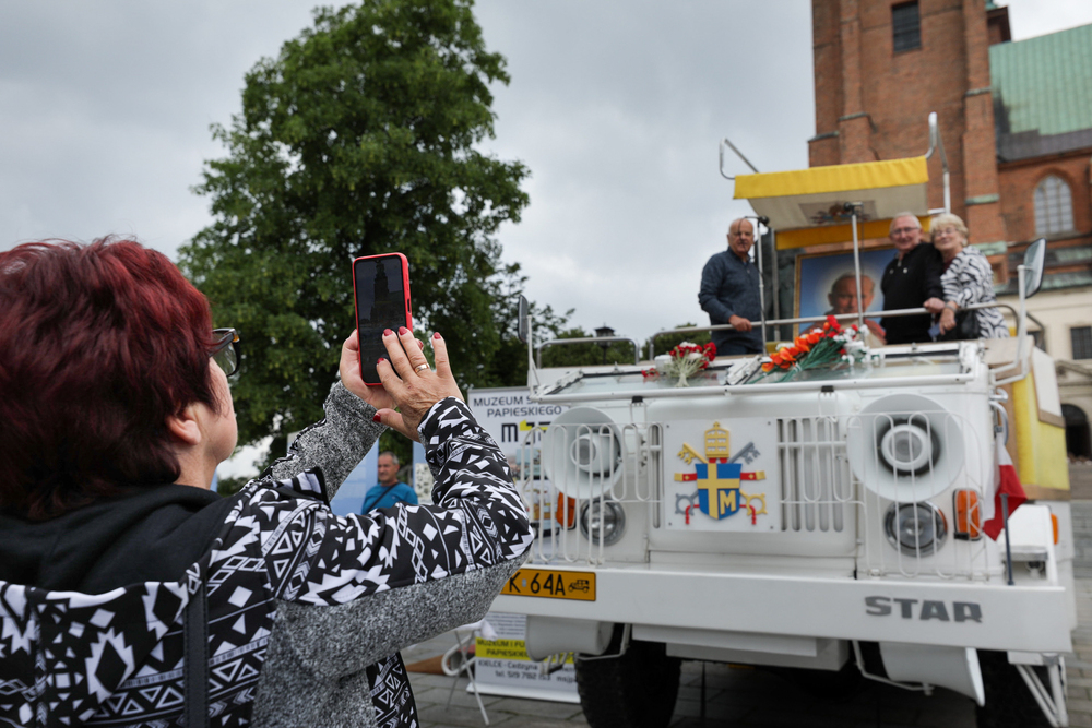 Otwarcie wystawy „Gaude Mater Polonia. Jan Paweł II w Ojczyźnie. 2–10 czerwca 1979” w Gnieźnie – 3 czerwca 2024. Fot. Mikołaj Bujak (IPN)