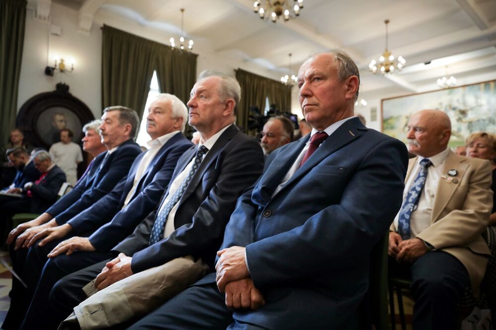 Uroczystość wręczenia Krzyży Wolności i Solidarności działaczom opozycji niepodległościowej z lat 1956–1989. Fot. Mikołaj Bujak (IPN)