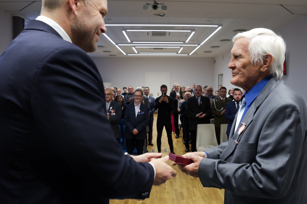 Uroczystość wręczenia Krzyży Wolności i Solidarności oraz medali Reipublicae Memoriae Meritum – Kraków, 7 czerwca 2024. Fot. Mikołaj Bujak (IPN)