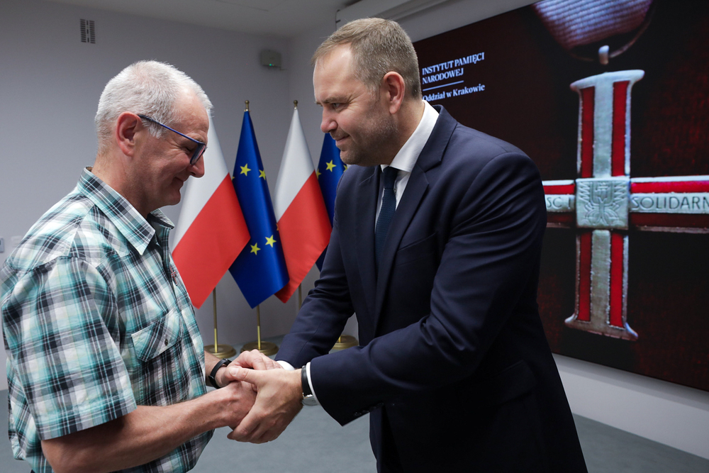 Uroczystość wręczenia Krzyży Wolności i Solidarności oraz medali Reipublicae Memoriae Meritum – Kraków, 7 czerwca 2024. Fot. Mikołaj Bujak (IPN)