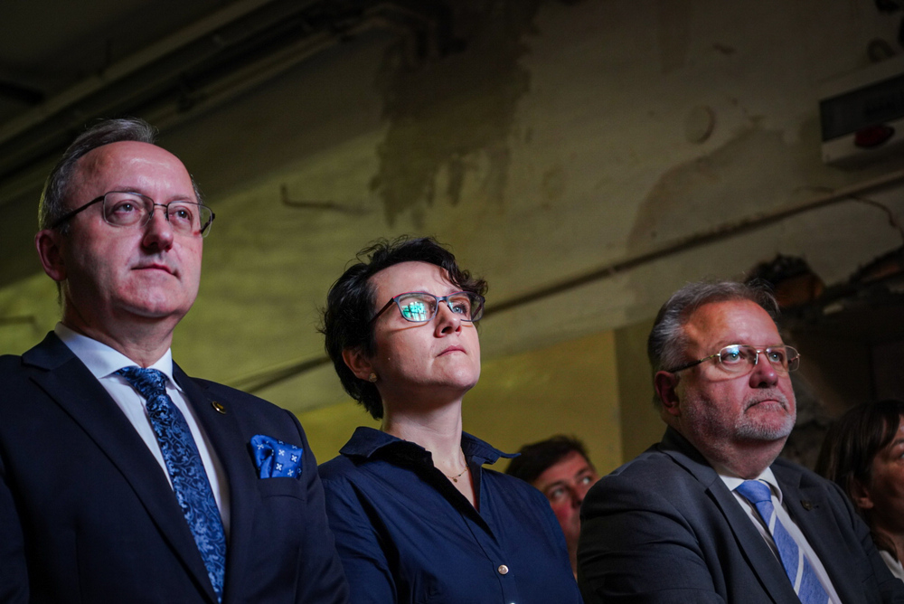 Obchody 40. rocznicy powstania Federacji Młodzieży Walczącej – 8 czerwca 2024. Na zdj. zastępca prezesa IPN dr hab. Karol Polejowski oraz dyrektor Muzeum Żołnierzy Wyklętych i Więźniów Politycznych PRL Adrianna Garnik. Fot. Mateusz Niegowski (IPN)