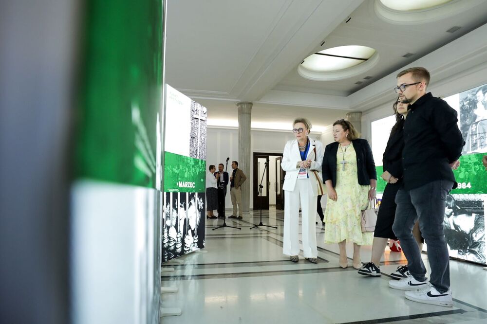 Wystawa „Obrona krzyża w Zespole Szkół Rolniczych w Miętnem w 1984 r.” w Sejmie RP – Warszawa, 12 czerwca 2024. Fot. Mikołaj Bujak (IPN)