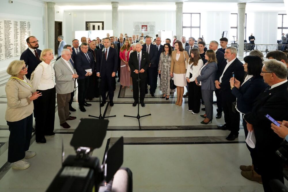 Wystawa „Obrona krzyża w Zespole Szkół Rolniczych w Miętnem w 1984 r.” w Sejmie RP – Warszawa, 12 czerwca 2024. Fot. Mikołaj Bujak (IPN)