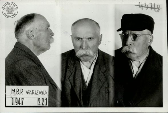 Zdjęcie sygnalityczne Kazimierza Pużaka, wykonane w siedzibie Ministerstwa Bezpieczeństwa Publicznego w Warszawie w 1947 r. (fot. z zasobu IPN)