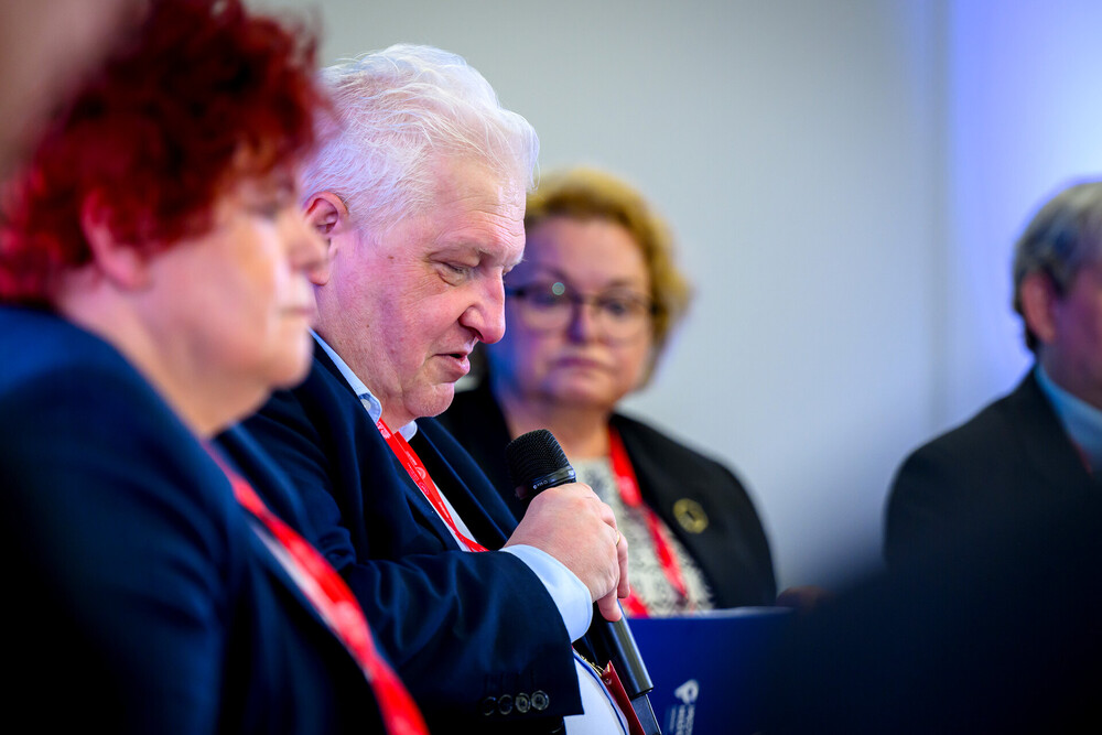 Debata „Czas przełomu 1989 roku w Wielkopolsce i na Ziemi Lubuskiej” – 19 czerwca 2024. Na zdj. prof. UAM dr hab. Paweł Stachowiak oraz dr hab. Elżbieta Wojcieszyk. Fot. Krzysztof Łojko (IPN)