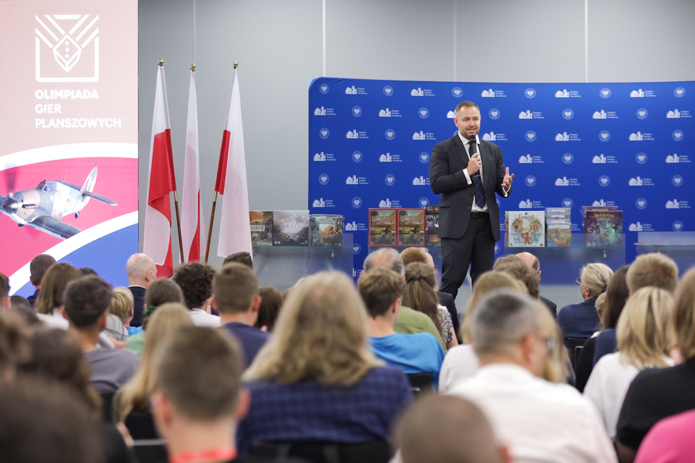 Wręczyliśmy nagrody zwycięzcom Olimpiady Gier Planszowych – 19 czerwca 2024. Fot. Mikołaj Bujak (IPN)