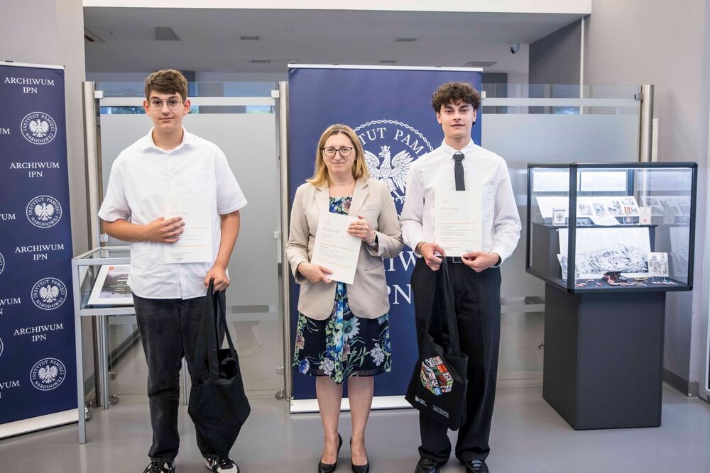 Laureaci konkursu „63 dni w kadrze” w Archiwum IPN – 20 czerwca 2024. Fot. Katarzyna Adamów (IPN)