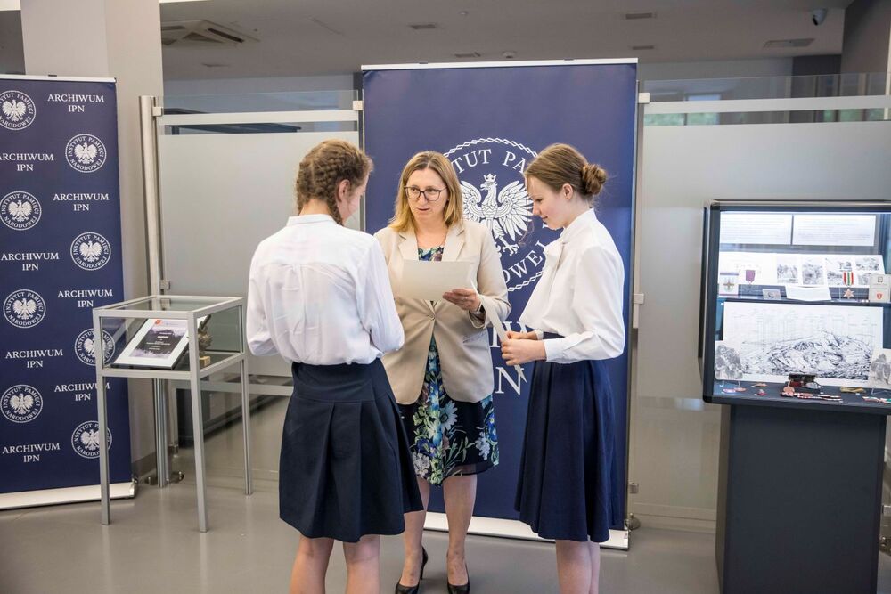 Laureaci konkursu „63 dni w kadrze” w Archiwum IPN – 20 czerwca 2024. Fot. Katarzyna Adamów (IPN)
