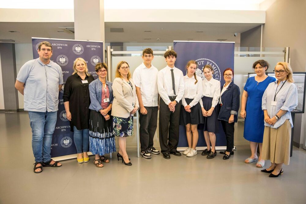 Laureaci konkursu „63 dni w kadrze” w Archiwum IPN – 20 czerwca 2024. Fot. Katarzyna Adamów (IPN)