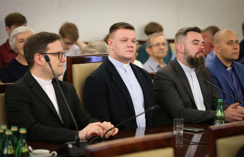 Ogólnopolska konferencja w ramach obchodów 40-lecia Obrony Krzyża w Zespole Szkół Rolniczych w Miętnem – Warszawa, 20 czerwca 2024. Fot. Konrad Starczewski (IPN)