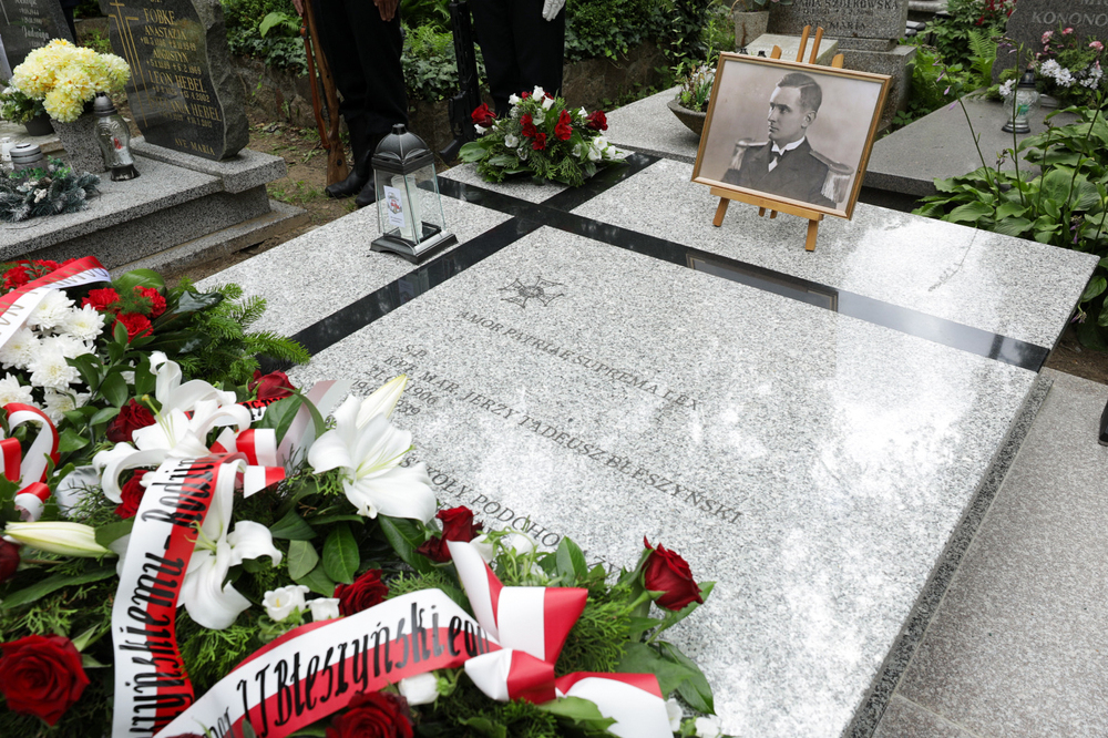 Uroczystość odsłonięcia pomnika nagrobnego kpt. mar. Jerzego Błeszyńskiego – Gdynia, 24 czerwca 2024. Fot. Mikołaj Bujak (IPN)