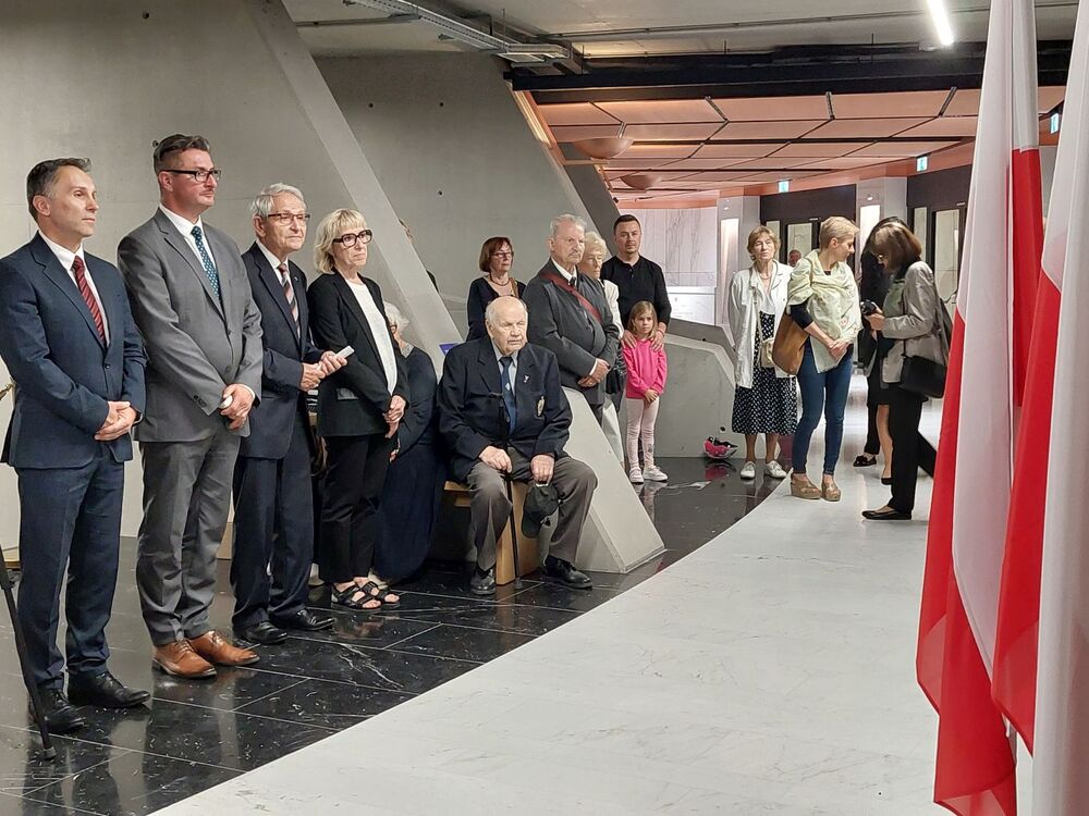 Uroczystość odsłonięcia tablicy upamiętniającej Polski Rząd na Uchodźstwie w Londynie – Warszawa, 3 lipca 2024. Fot. Natalia Kołomenska (IPN)