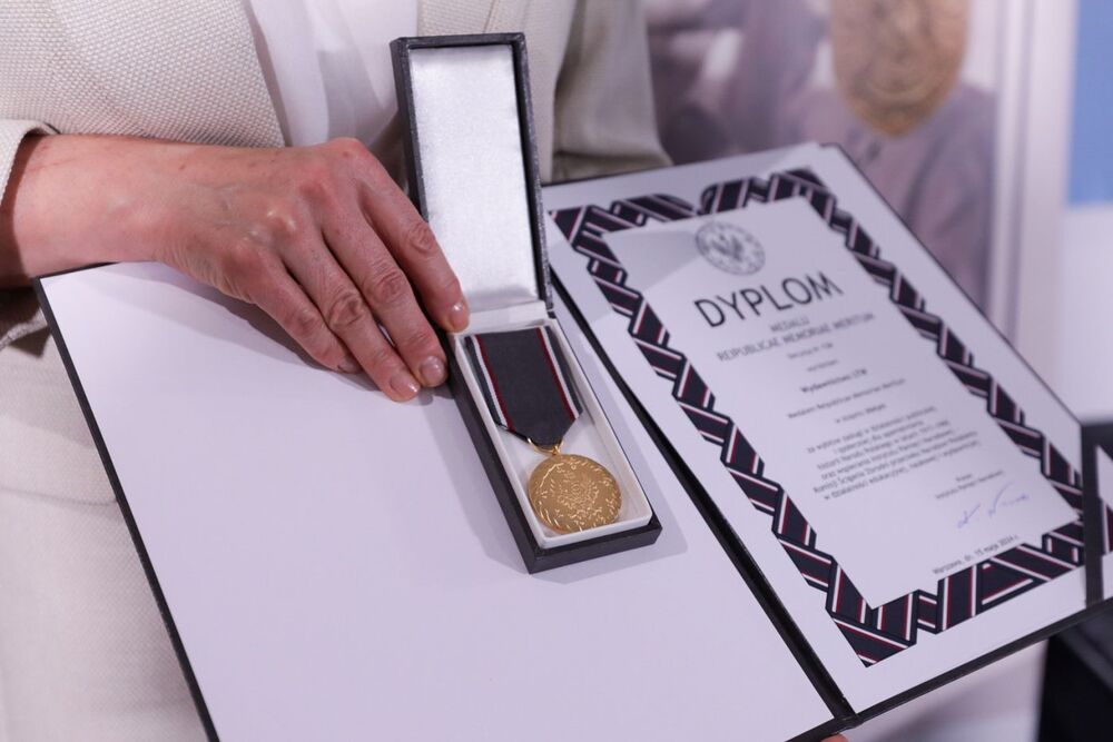 Medal Reipublicae Memoriae Meritum dla Wydawnictwa LTW. Fot. Mikołaj Bujak (IPN)