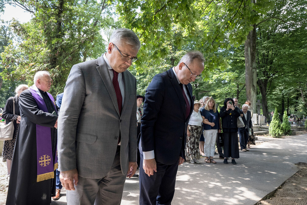 Złożenie kwiatów przy grobie Wojciecha Korfantego – Katowice, 5 lipca 2024. Fot. Krzysztof Łojko (IPN)
