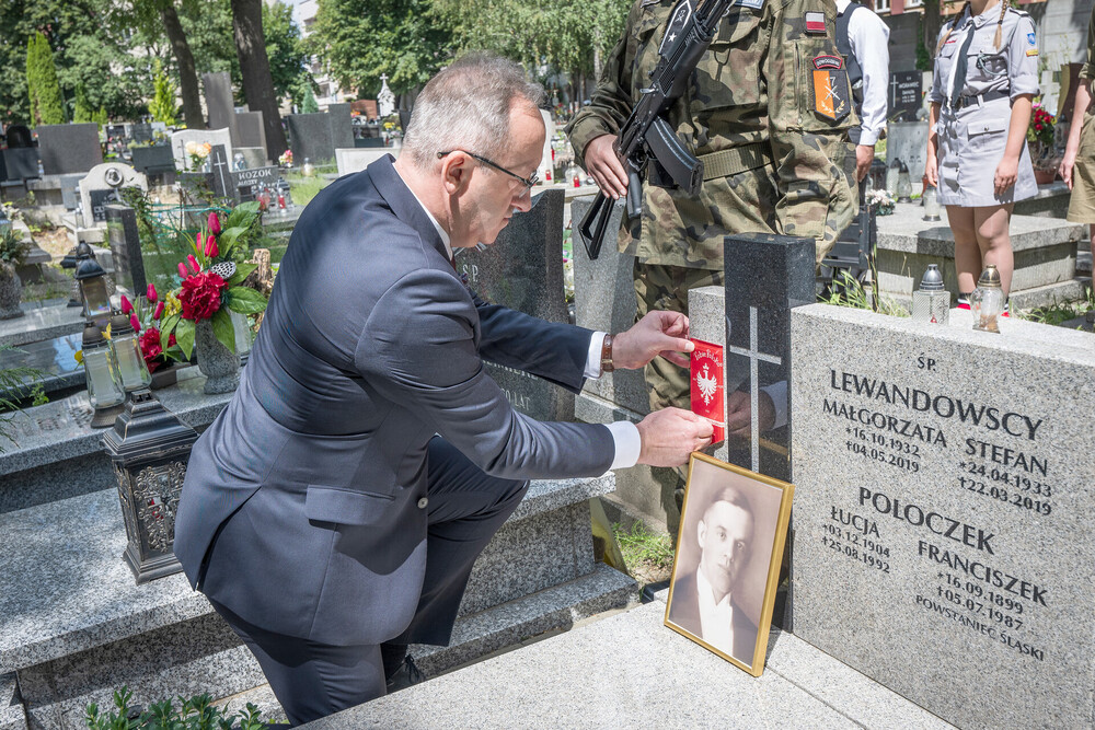 W Katowicach oznaczono grób powstańca śląskiego Franciszka Poloczka – 5 lipca 2024. Fot. Krzysztof Łojko (IPN)