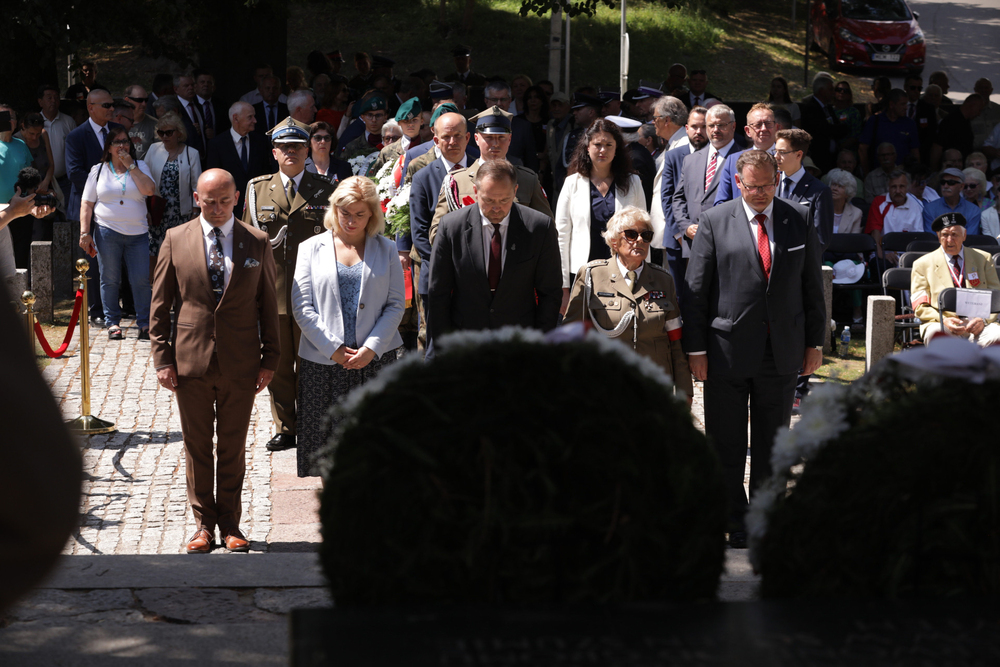 Drugi dzień obchodów 80. rocznicy operacji „Ostra Brama” – Wilno, 7 lipca 2024. Na zdj. dyrektor białostockiego Oddziału IPN dr Marek Jedynak, dyrektor Biura Współpracy Międzynarodowej IPN Agnieszka Jędrzak, prezes IPN dr Karol Nawrocki, doradca prezesa IPN Jan Józef Kasprzyk. Fot. Mikołaj Bujak (IPN)