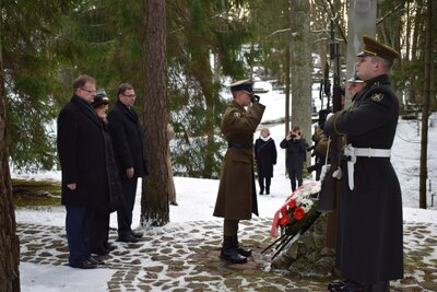 Uroczystości na cmentarzu wojskowym na Antokolu w Wilnie