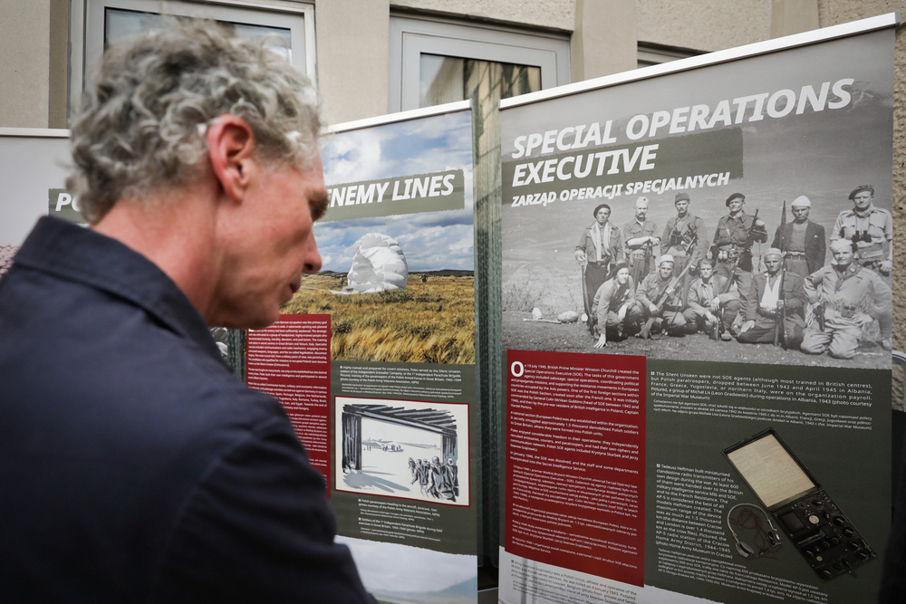 Uroczystość wręczenia medali Reipublicae Memoriae Meritum działaczom polonijnym i otwarcie wystawy „Szlaki Nadziei. Odyseja Wolności” – Londyn, 9 lipca 2024. Fot. Mikołaj Bujak (IPN)