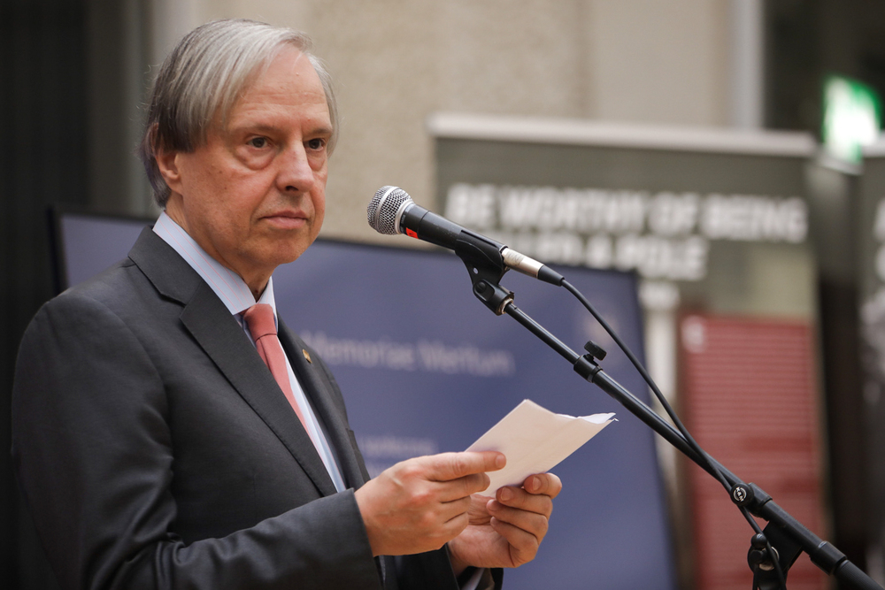 Uroczystość wręczenia medali  Reipublicae Memoriae Meritum działaczom polonijnym i otwarcie wystawy „Szlaki Nadziei. Odyseja Wolności”. Na zdj. Marek Laskiewicz – Londyn, 9 lipca 2024. Fot. Mikołaj Bujak (IPN)