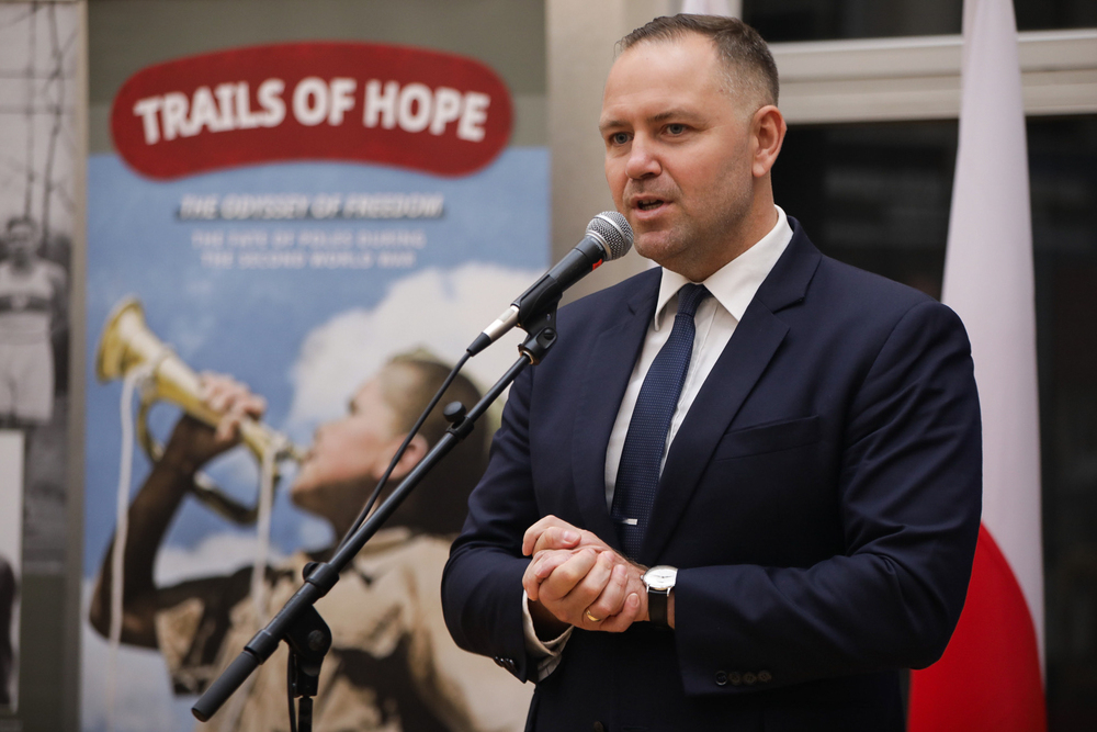 Uroczystość wręczenia medali Reipublicae Memoriae Meritum działaczom polonijnym i otwarcie wystawy „Szlaki Nadziei. Odyseja Wolności”. Na zdj. dr Karol Nawrocki, prezes IPN – Londyn, 9 lipca 2024. Fot. Mikołaj Bujak (IPN)